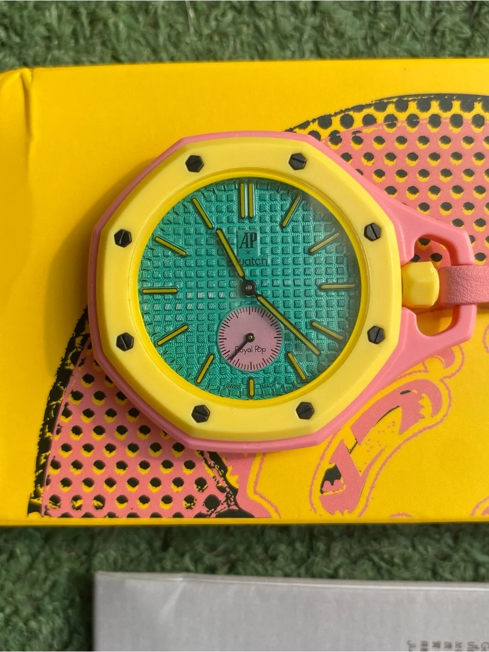 Swatch comes box